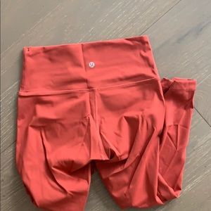 Lululon Wunder Under cropped